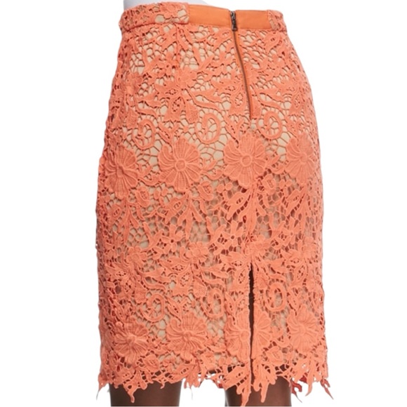 Alice + Olivia Dresses & Skirts - Alice + Olivia Women’s Size 6 Orange Crochet Lace Nude Knee Length Pencil Skirt